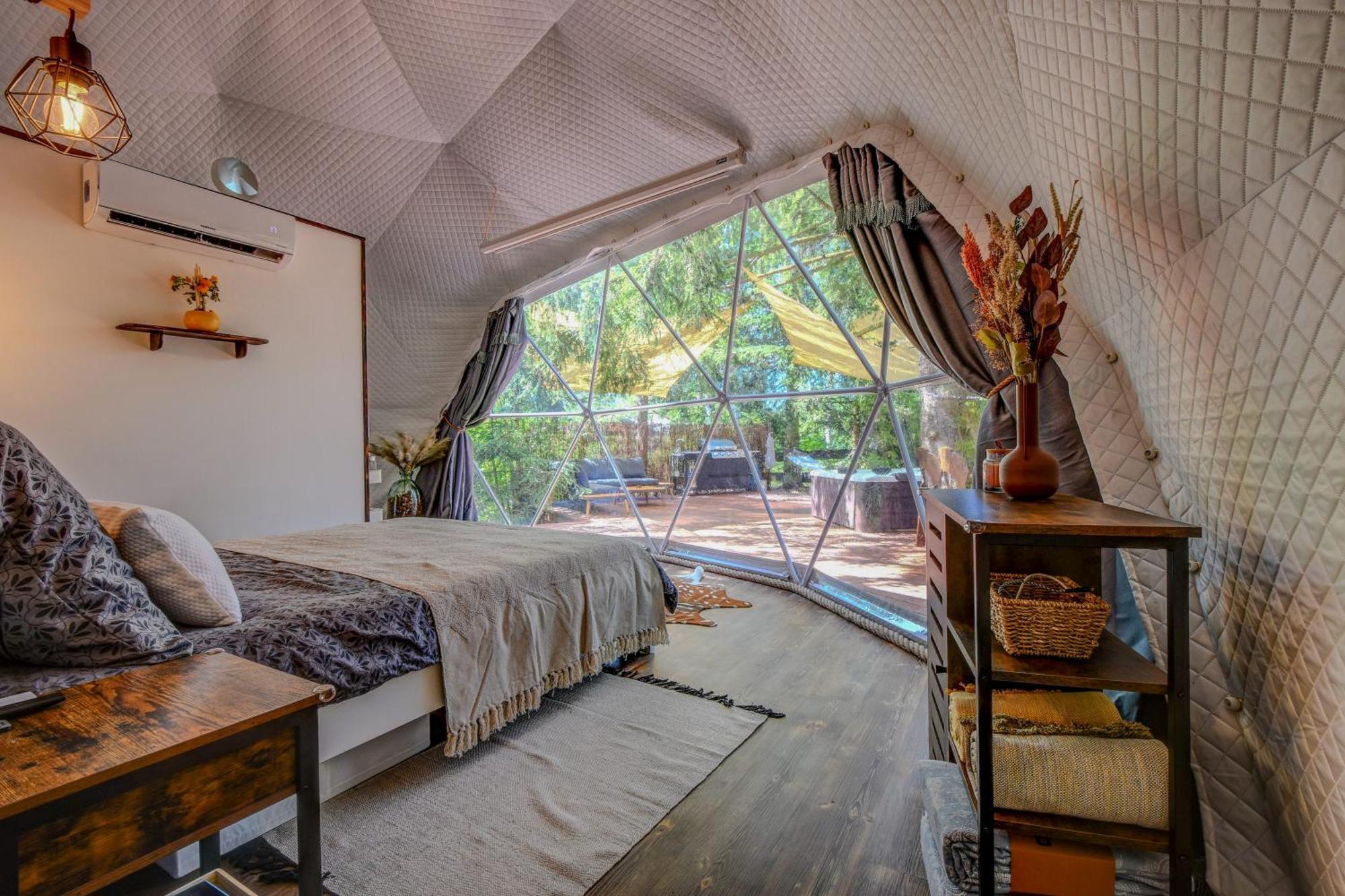 Tiche Misto Glamping Hotel Slapy  Bagian luar foto