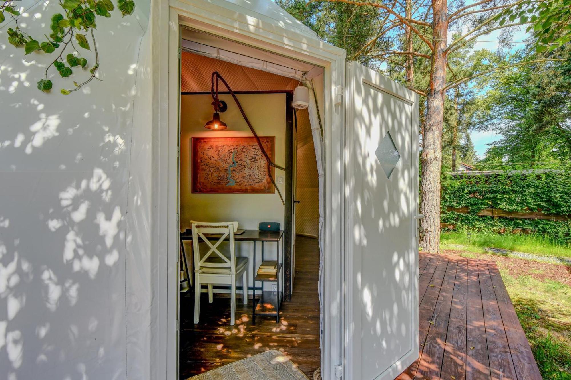 Tiche Misto Glamping Hotel Slapy  Bagian luar foto