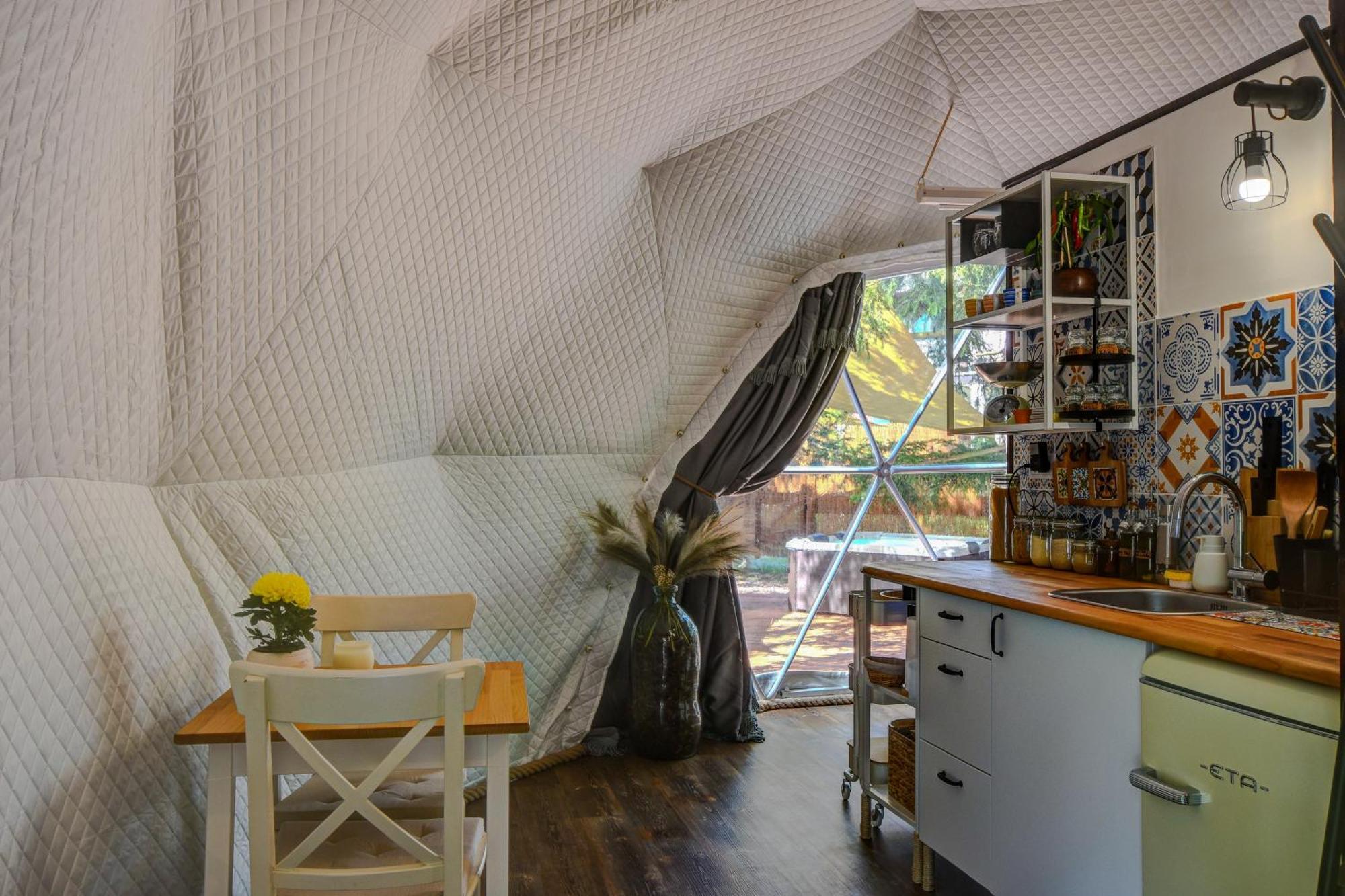 Tiche Misto Glamping Hotel Slapy  Bagian luar foto